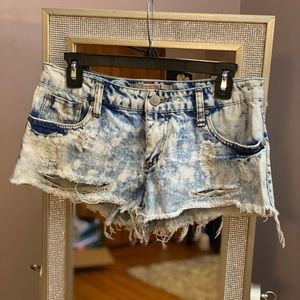 Highway jean shorts size 8 bleach washed